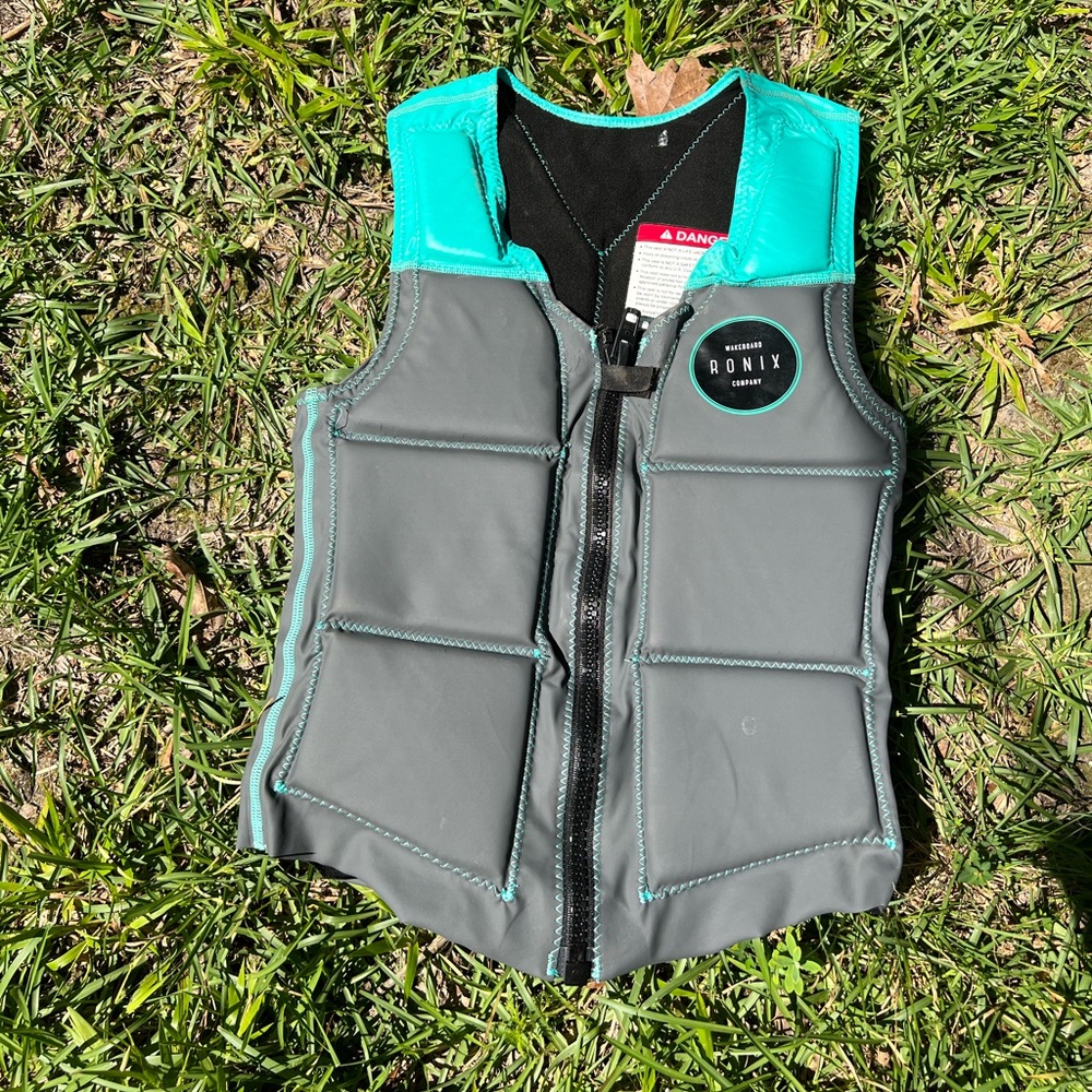 Ladies Ronix Competition Lifevest, size X-SMALL